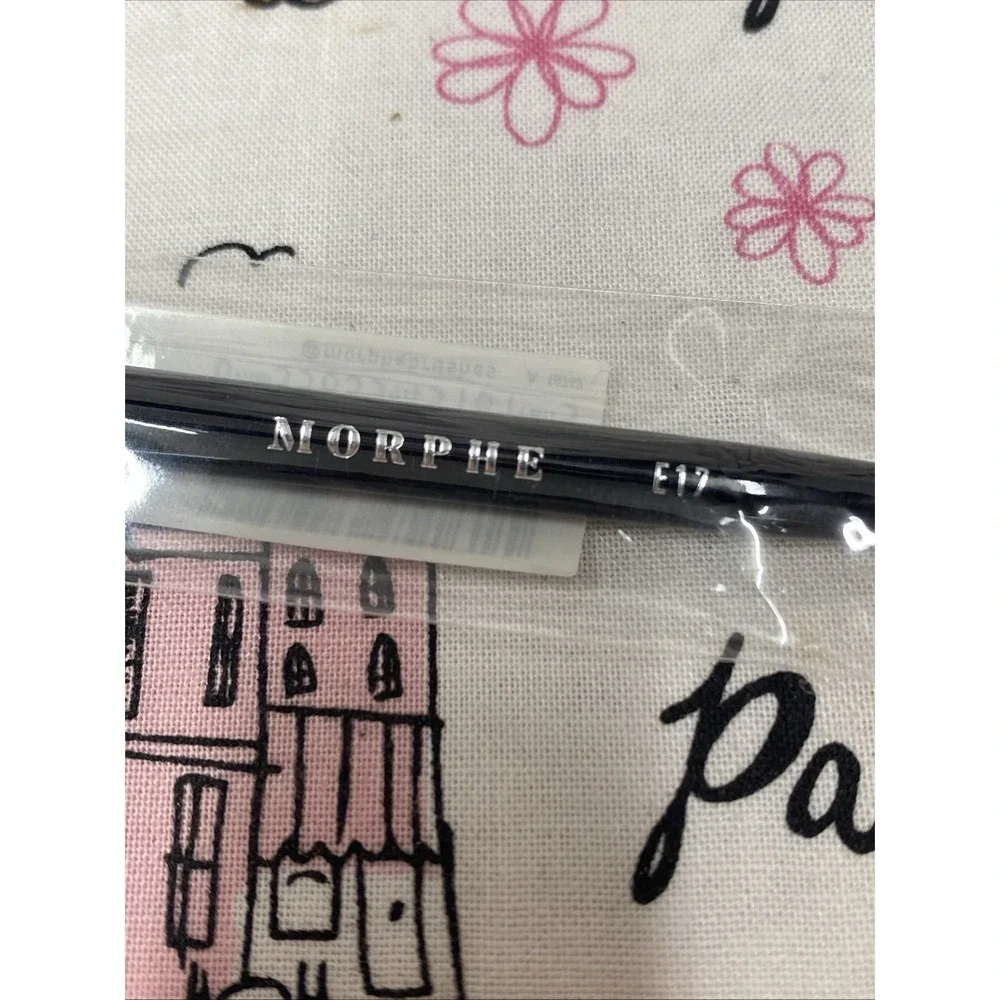 MORPHE E17  Crease Precision Blender Brush Makeup  New Sealed